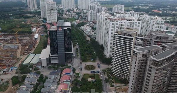 Vì sao các huyện ngoại thành TPHCM muốn lên thành phố hơn quận?