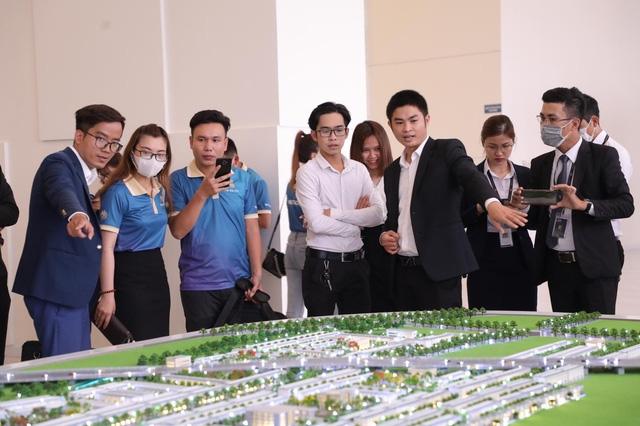 HoREA: Nghịch lý biệt thự trăm tỷ nở rộ, thiếu nhà giá 1 tỷ - Ảnh 2.