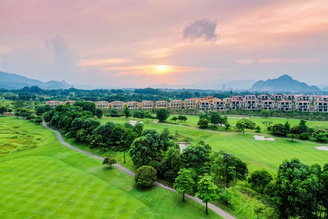 Đầu tư bất động sản sân golf: Đón sóng bùng nổ trong tương lai - Ảnh 3.