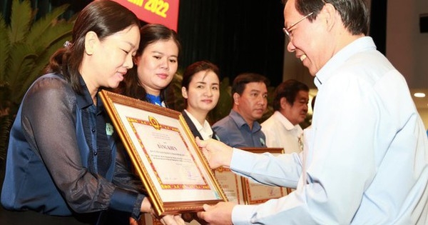 Hiến đất mở rộng hẻm ở TPHCM: Sẻ chia "tấc" vàng