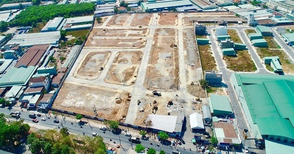Chờ sóng bất động sản lên để "thoát hàng"