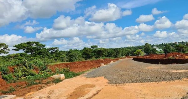Tăng thuế đất để "trị" sốt đất
