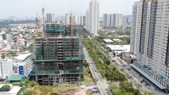  Thị trường căn hộ ở TPHCM: Bình dân thành cao cấp  - Ảnh 2.