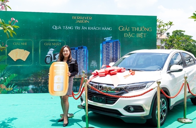 Mua nhà mới, trúng ô tô - Niềm vui nhân đôi của cư dân BerRiver Jardin - Ảnh 1.