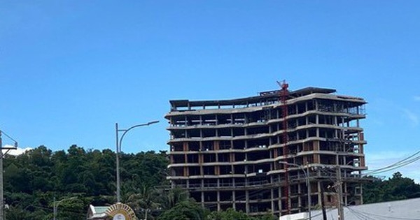 Xử phạt, buộc tháo dỡ công trình 12 tầng xây không phép ở Phú Quốc