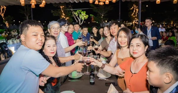 Hàng nghìn du khách thập phương đổ về Regal Legend trong dịp đại lễ 2/9
