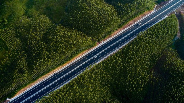 Từ nâu sang xanh, Quảng Ninh thành công bởi cách làm táo bạo - Ảnh 2.