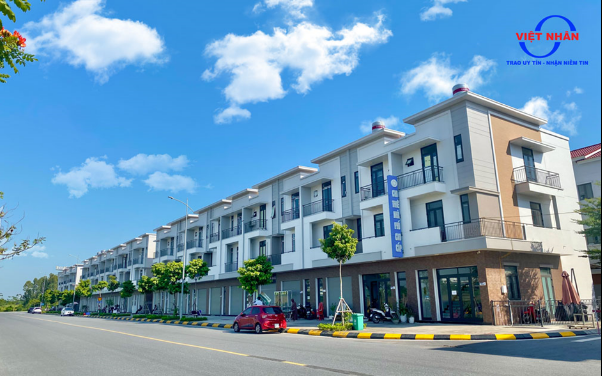 Centa City Hải Phòng chính thức bàn giao sổ hồng cho cư dân - Ảnh 1.