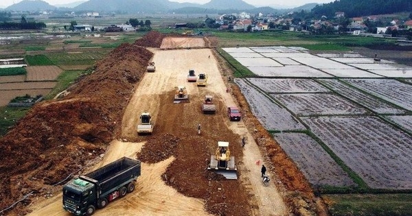 Giải phóng mặt bằng cho cao tốc Bắc - Nam ở 12 tỉnh thành đang chậm tiến độ ra sao?