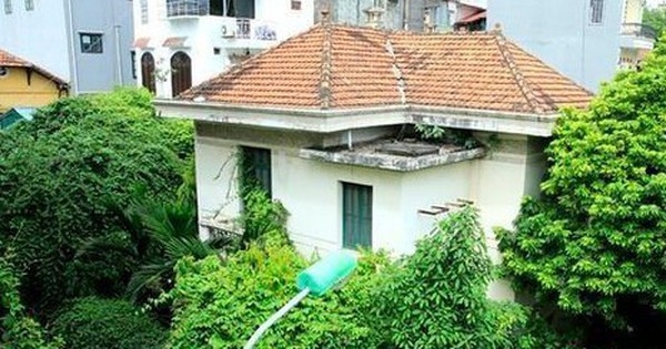 Biệt thự, công trình hoành tráng bỏ hoang