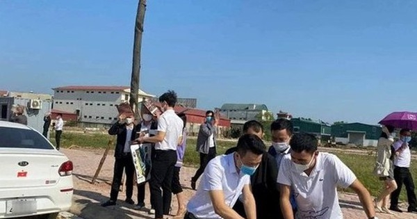 Nhà đầu tư vẫn đang nghe ngóng diễn biến thị trường bất động sản