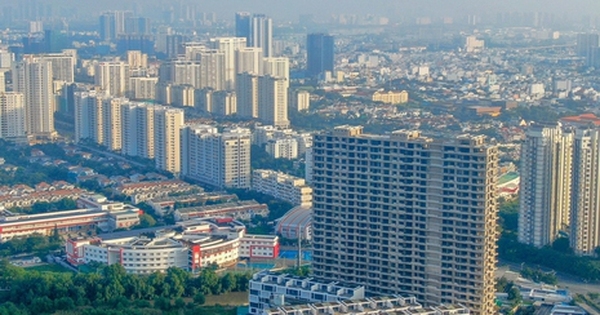 Ôm tiền chờ săn dự án bất động sản