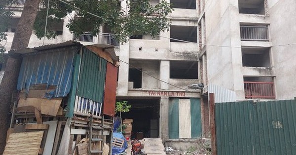 Ký túc xá "nghìn tỷ" bỏ hoang nhếch nhác, thành quán ăn, gara ôtô