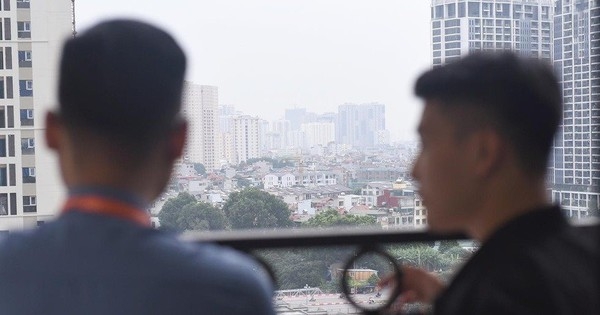 Những nhà đầu tư có sẵn tiền mặt đang “cứu rỗi” thị trường BĐS?