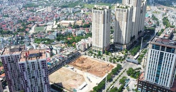 Để bảo toàn dòng tiền, doanh nghiệp bất động sản "thắt lưng buộc bụng"