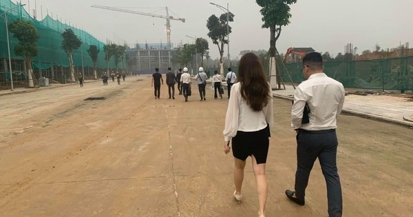 Sức ép tài chính lớn, nhà đầu tư bất động sản phải làm gì?