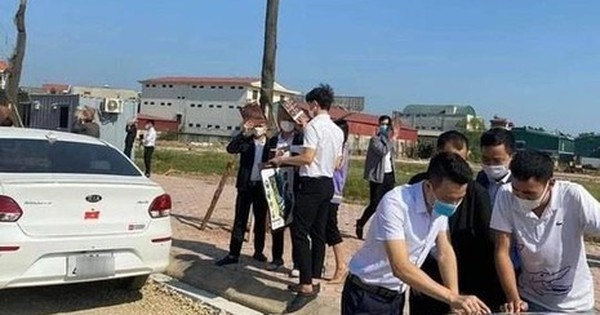 Nhờ môi giới bán lỗ không được, chủ đất ngán ngẩm đành tự bán