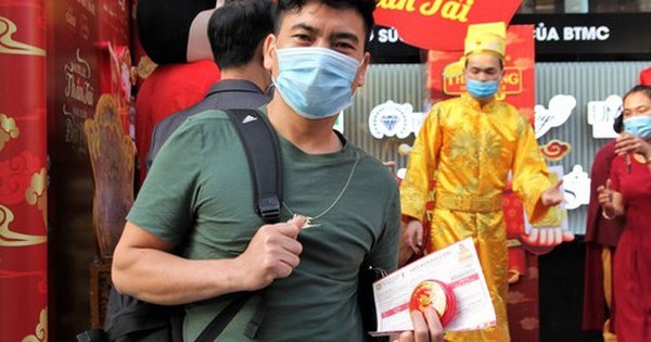 Một năm buôn đất lỗ, nhà đầu tư bất động sản vẫn “chuộng” mua vàng ngày Thần tài để lấy may