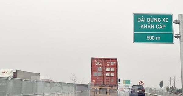 Phó Thủ tướng yêu cầu Bộ Giao thông báo cáo việc đầu tư cao tốc 2 làn xe