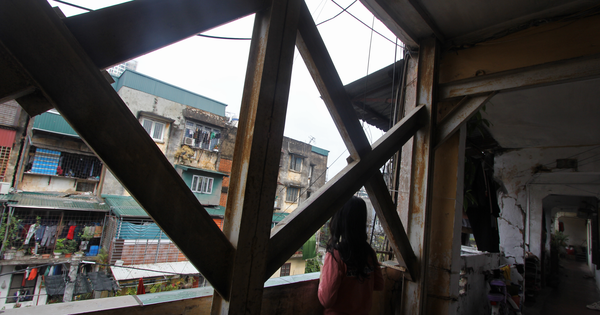 Cuộc sống người dân trong những tòa nhà chung cư "chống nạng" giữa Hà Nội