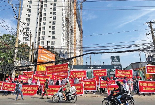 Bình Dương lập đoàn thanh tra các dự án bất động sản bị người dân tố cáo - Ảnh 1.