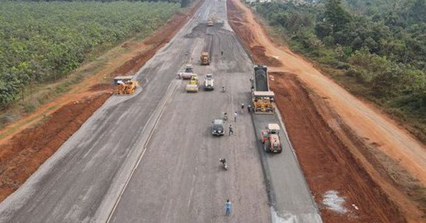 Đề xuất Chính phủ gỡ khó 620.000 m3 đất đắp cao tốc Phan Thiết - Dầu Giây